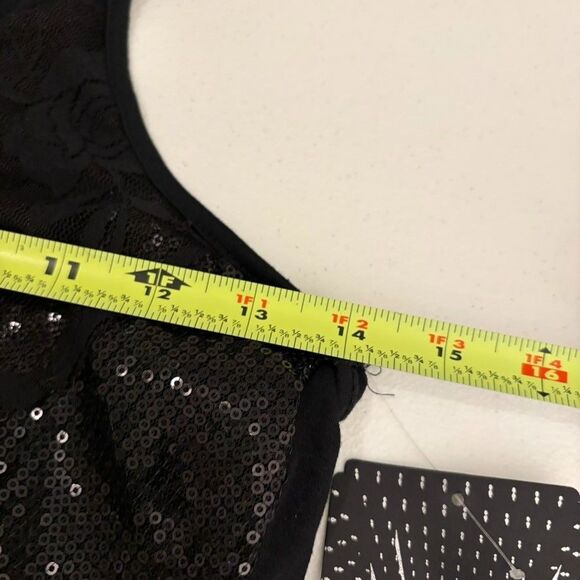 Almost Famous Tank Top Women's Medium Round Neck Ruffle Racerback NWT - Picture 10 of 10